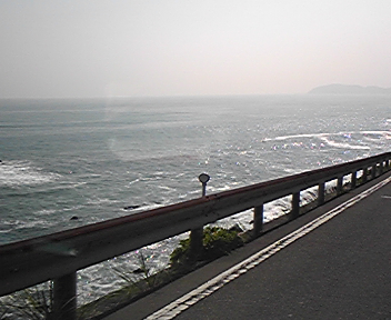 コバルトブルー色の海
