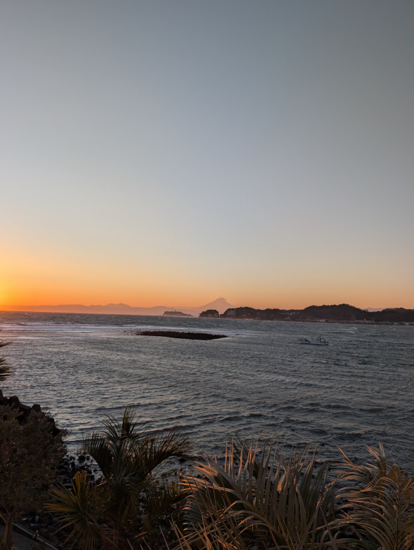 連続の強風オンショアー Continuous strong onshore winds